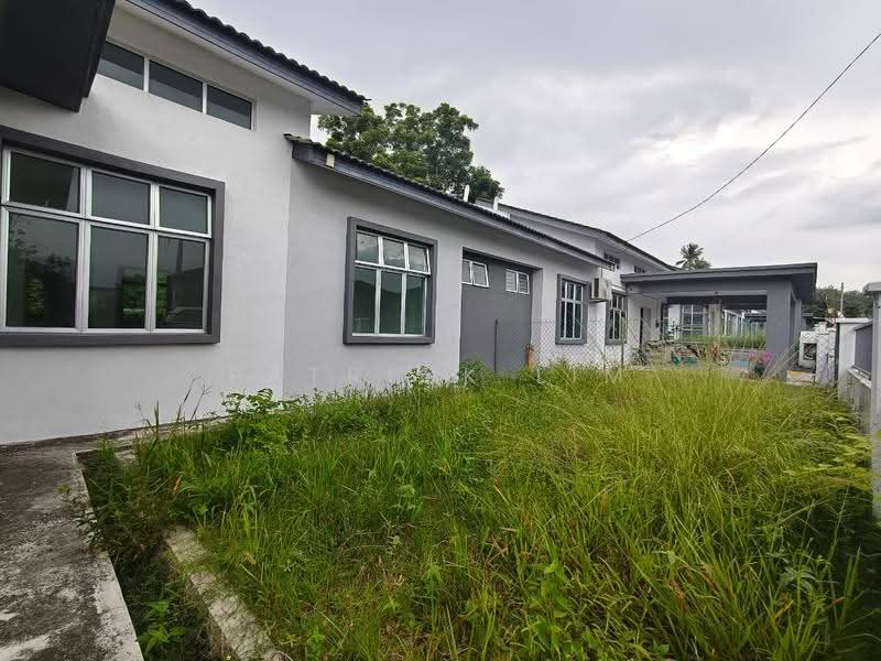 Rumah Berkembar untuk Dijual di Alor Gajah (Melaka) - Patrick Lim - Exterior - PropertyGuru.com.my