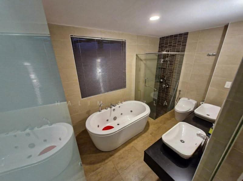 Rumah Berkembar untuk Disewa di Lepironia Gardens (Cyberjaya) - Halim Mazlan - Bathroom - PropertyGuru.com.my