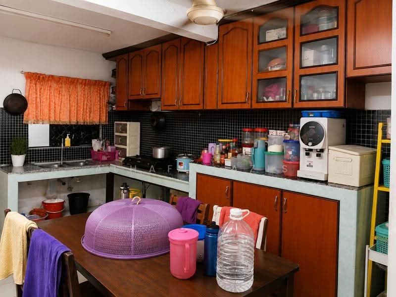 Rumah Teres 2-Tingkat untuk Dijual di Taman Johor Jaya (Johor Bahru) - ALHAFIZ AZIS - Kitchen - PropertyGuru.com.my
