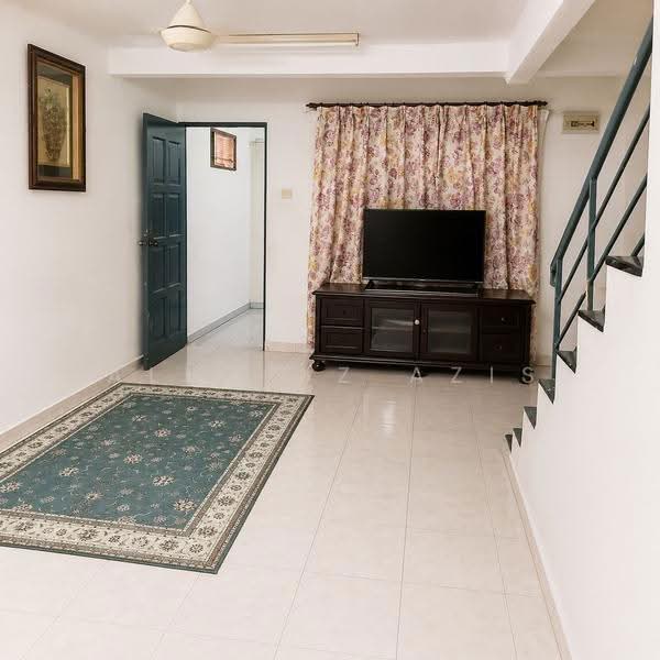 Rumah Teres 2-Tingkat untuk Dijual di Taman Johor Jaya (Johor Bahru) - ALHAFIZ AZIS - Living Room - PropertyGuru.com.my