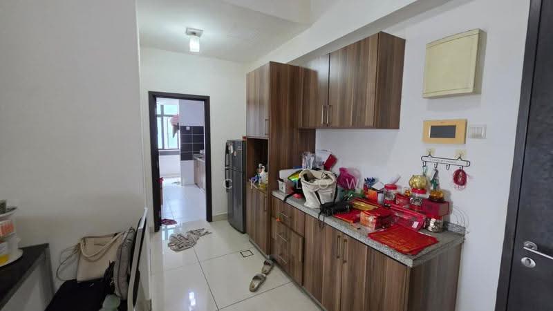 Service Residence for Rent at D'Inspire Residence (Inspira Bestari) - Nick Low - Kitchen - PropertyGuru.com.my