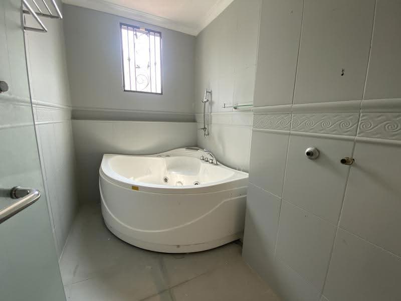Bungalow House untuk Dijual di Ampang Jaya (Ampang) - Anna H - Bathroom - PropertyGuru.com.my