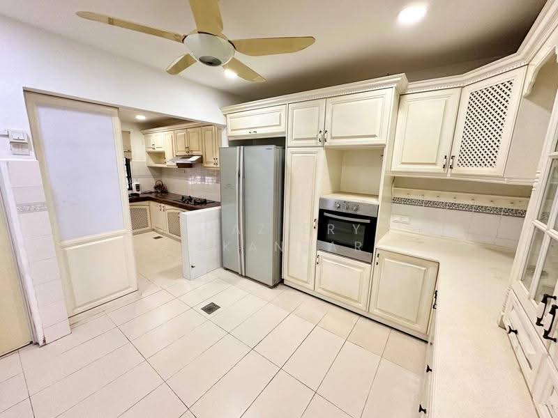 2-storey Terraced House for Sale in Bukit Indah (Ampang) - Shaziery Iskandar - Kitchen - PropertyGuru.com.my