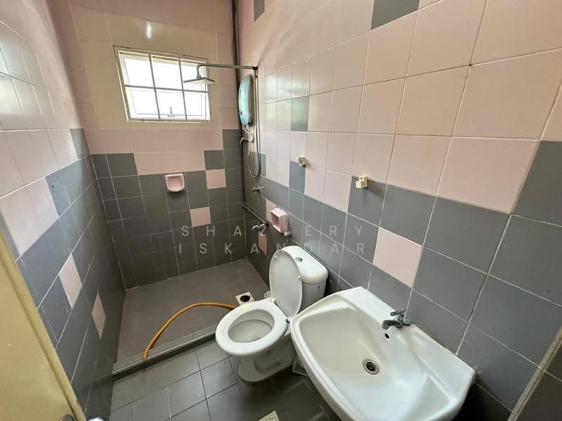 2-storey Terraced House for Sale in Bukit Indah (Ampang) - Shaziery Iskandar - Bathroom - PropertyGuru.com.my