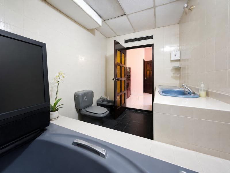 Bungalow House untuk Dijual di Ampang Jaya (Ampang) - Anna H - Bathroom - PropertyGuru.com.my