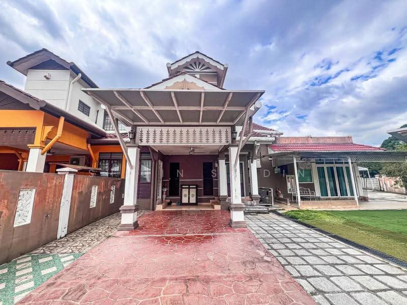 Rumah Teres 2-Tingkat untuk Dijual di Alam Damai (Cheras) - Shiqin Saidin - Exterior - PropertyGuru.com.my