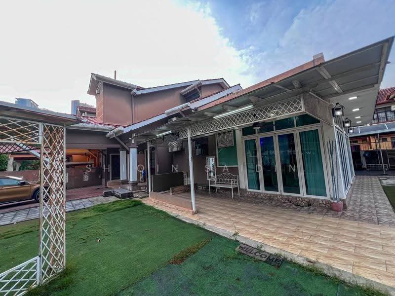 Rumah Teres 2-Tingkat untuk Dijual di Alam Damai (Cheras) - Shiqin Saidin - Exterior - PropertyGuru.com.my
