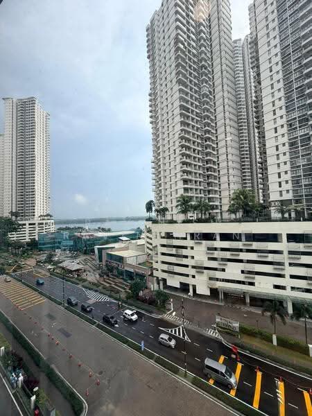 Kondominium untuk Dijual di Amberside @ Country Garden Danga Bay - Ravinish Ravinthran - PropertyGuru.com.my