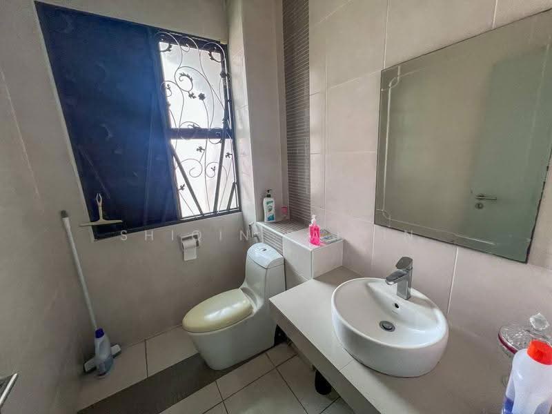 Rumah Teres 3-Tingkat untuk Dijual di Alam Damai (Cheras) - Shiqin Saidin - Bathroom - PropertyGuru.com.my