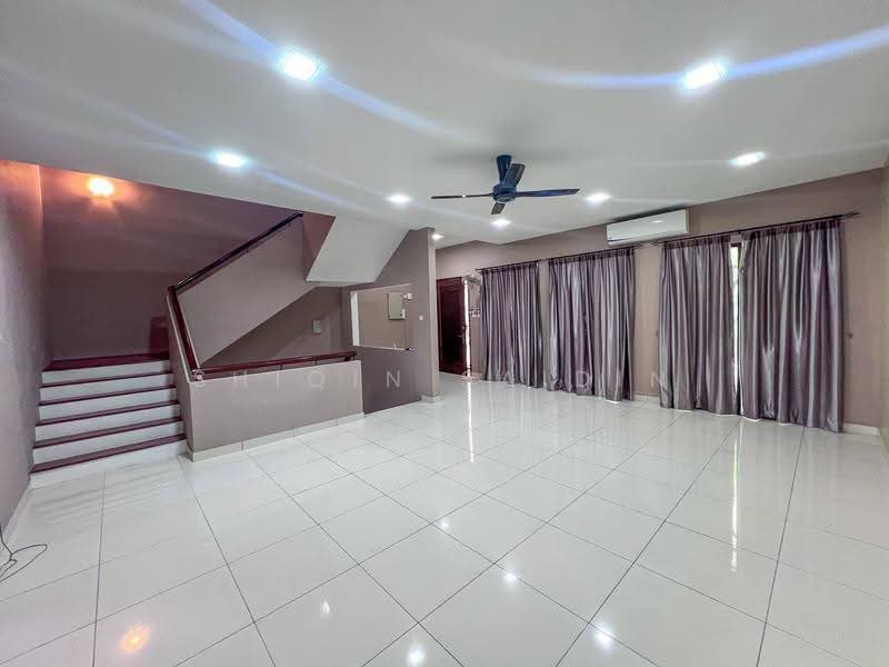 Rumah Teres 3-Tingkat untuk Dijual di Alam Damai (Cheras) - Shiqin Saidin - Living Room - PropertyGuru.com.my