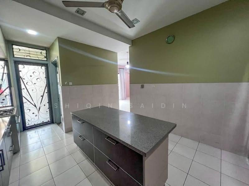 Rumah Teres 3-Tingkat untuk Dijual di Alam Damai (Cheras) - Shiqin Saidin - Kitchen - PropertyGuru.com.my
