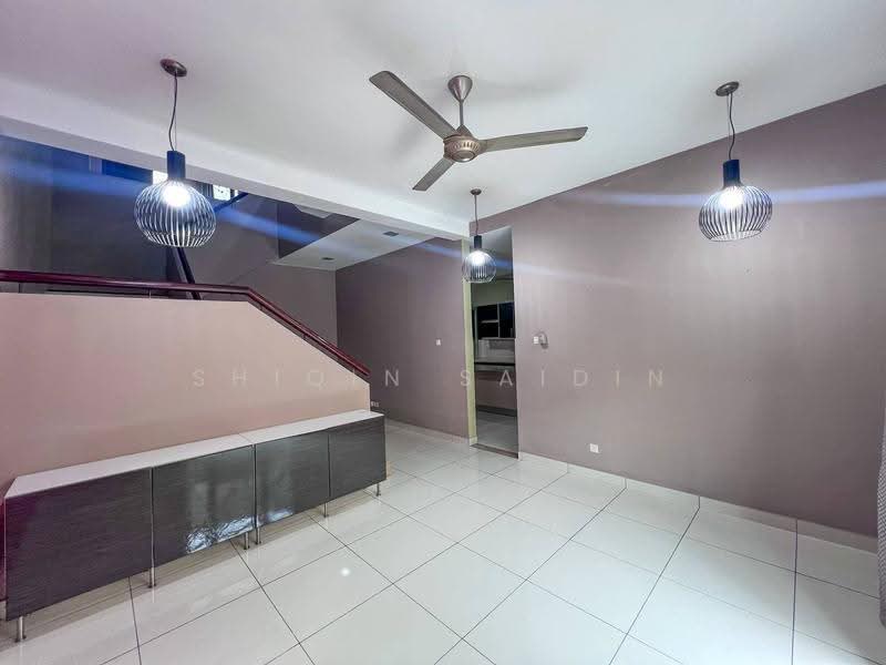 Rumah Teres 3-Tingkat untuk Dijual di Alam Damai (Cheras) - Shiqin Saidin - Living Room - PropertyGuru.com.my