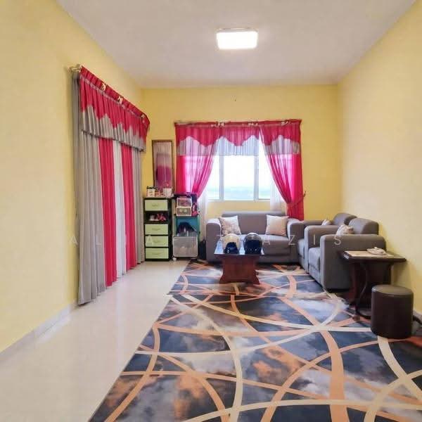 1-storey Terraced House for Sale in Taman Sri Damai (Rengit) - ALHAFIZ AZIS - Living Room - PropertyGuru.com.my