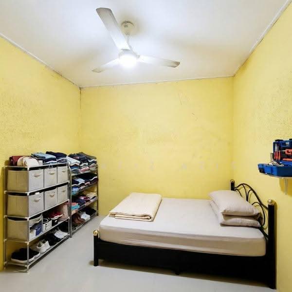 1-storey Terraced House for Sale in Taman Sri Damai (Rengit) - ALHAFIZ AZIS - Bedroom - PropertyGuru.com.my