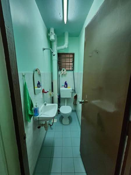 Apartment for Sale at Permai Apartment - Ken Lai - Bathroom - PropertyGuru.com.my