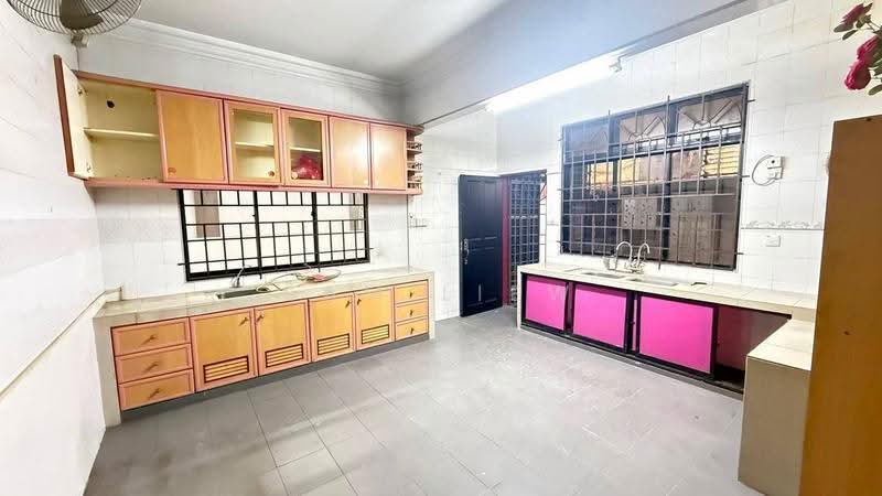 Bungalow House for Rent in Johor Bahru (Johor) - Sam Liew - Kitchen - PropertyGuru.com.my