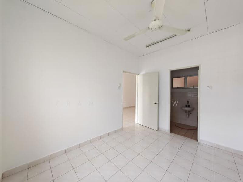 Rumah Teres 1-Tingkat untuk Dijual di Bandar Putra Permai (Seri Kembangan) - Frances Liew - Interior - PropertyGuru.com.my
