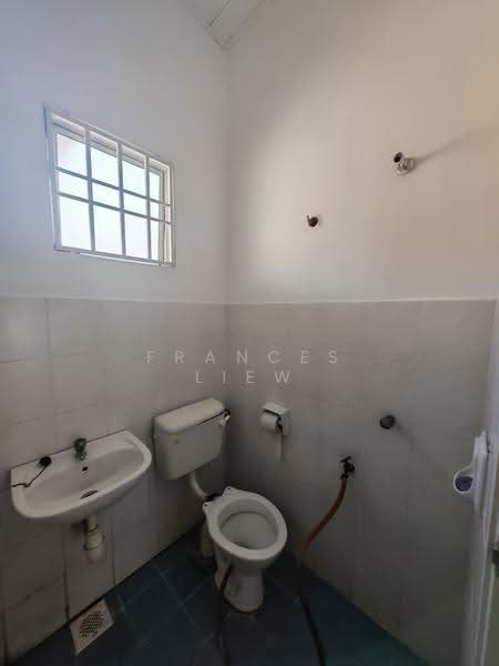 Rumah Teres 1-Tingkat untuk Dijual di Bandar Putra Permai (Seri Kembangan) - Frances Liew - Bathroom - PropertyGuru.com.my