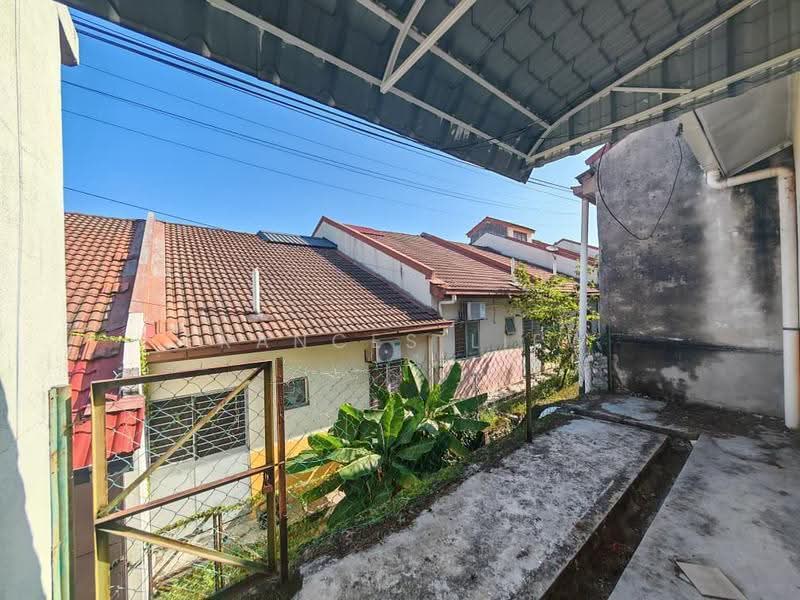Rumah Teres 1-Tingkat untuk Dijual di Bandar Putra Permai (Seri Kembangan) - Frances Liew - Exterior - PropertyGuru.com.my