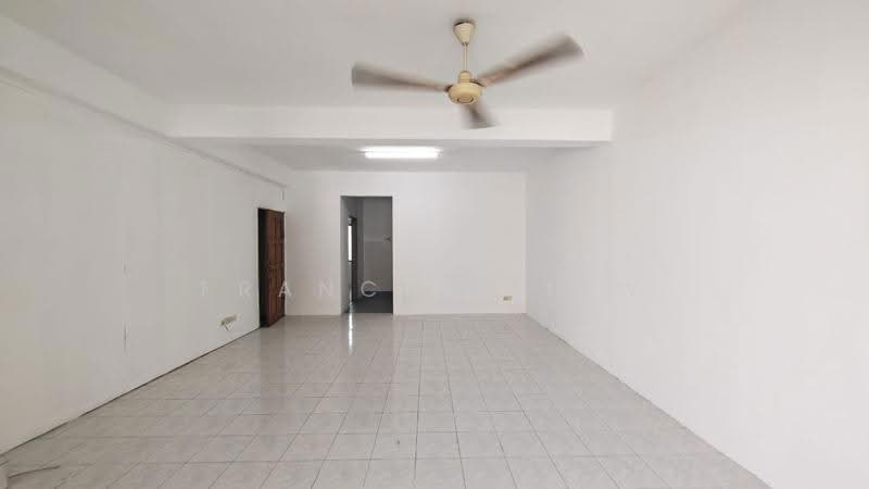 Rumah Teres 2-Tingkat untuk Dijual di Taman Puncak Jalil (Seri Kembangan) - Frances Liew - Living Room - PropertyGuru.com.my