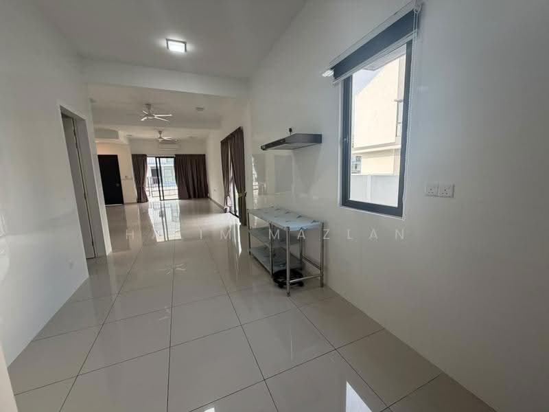 2-storey Terraced House for Rent in 16 Sierra (Puchong) - Halim Mazlan - Living Room - PropertyGuru.com.my