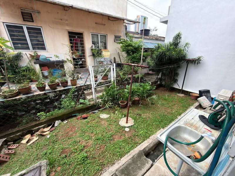 Rumah Teres 1-Tingkat untuk Dijual di Kelana Jaya (Petaling Jaya) - Rafedah Binti Abdul Aziz - Exterior - PropertyGuru.com.my