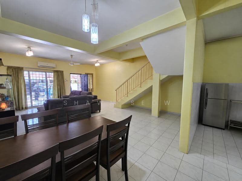 2-storey Terraced House for Sale in Seksyen 32 (Shah Alam) - Shawn Seow - Living Room - PropertyGuru.com.my
