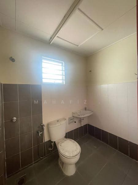 2-storey Terraced House for Sale in Bandar Seri Putra (Bangi) - Mahafiz . - Bathroom - PropertyGuru.com.my
