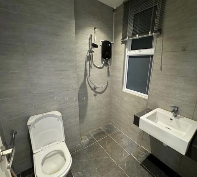 Service Residence for Sale at Avona Residence - Cherry Lee - Bathroom - PropertyGuru.com.my