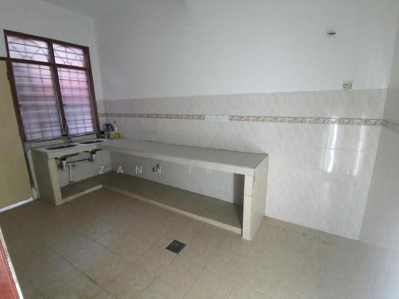 2-storey Terraced House for Sale in Bukit Sentosa (Rawang) - Zann Fauzan - Kitchen - PropertyGuru.com.my