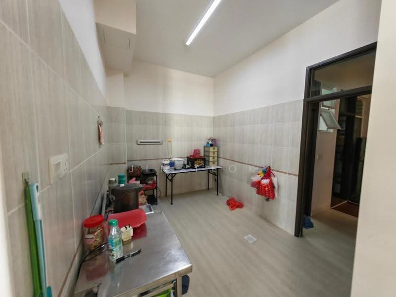 Cluster House for Sale in Bukit Indah 2 (Iskandar Puteri (Nusajaya)) - Jin Teok - Kitchen - PropertyGuru.com.my