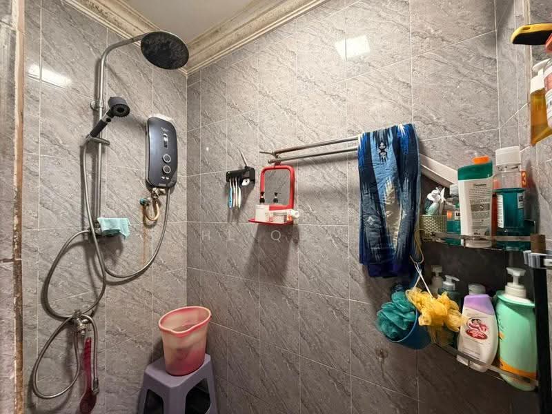 Rumah Flat untuk Dijual di Gugusan Seroja - HL Qua - Bathroom - PropertyGuru.com.my