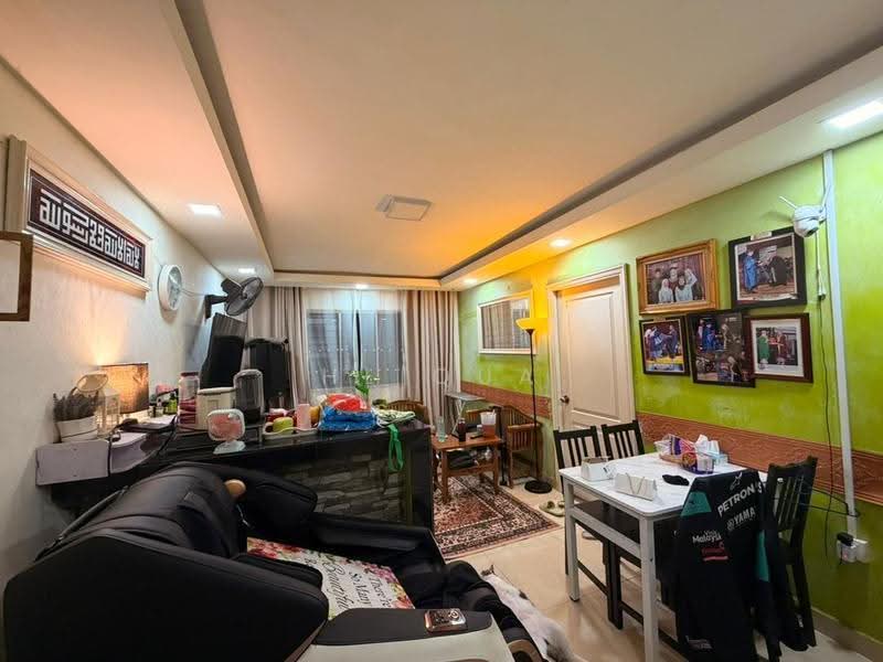 Rumah Flat untuk Dijual di Gugusan Seroja - HL Qua - Living Room - PropertyGuru.com.my