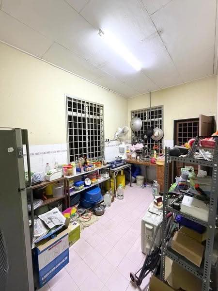 Semi-Detached House for Sale in Taman Megah Ria (Masai) - Pauline Goh - Kitchen - PropertyGuru.com.my
