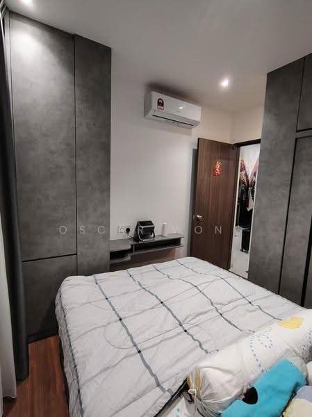 Kediaman Servis untuk Disewa di Country Garden Central Park - Oscar Wong - Bedroom - PropertyGuru.com.my