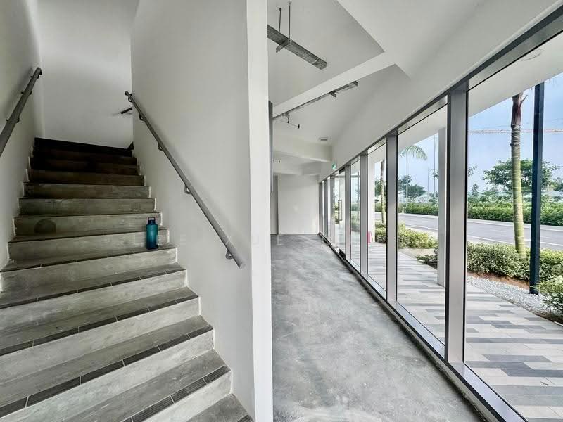 Retail Space for Rent in Tanjung Tokong (Penang) - Lee Xue Chen - Corridor - PropertyGuru.com.my