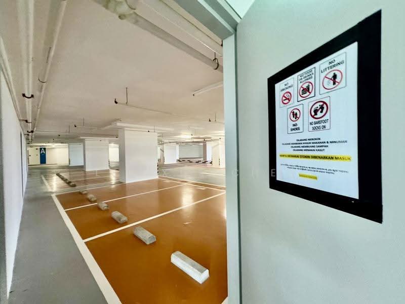 Retail Space for Rent in Tanjung Tokong (Penang) - Lee Xue Chen - Car Park - PropertyGuru.com.my