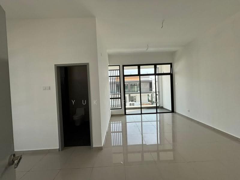 Cluster House for Rent in Taman Daya (Johor Bahru) - Yuki Fong - Living Room - PropertyGuru.com.my