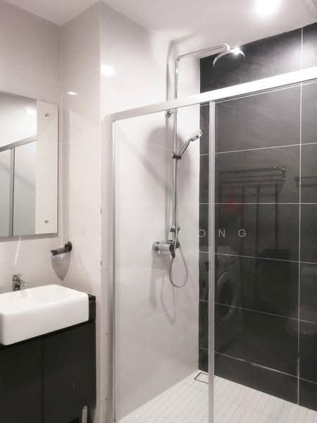 Condominium for Rent at Amberside @ Country Garden Danga Bay - Oscar Wong - Bathroom - PropertyGuru.com.my