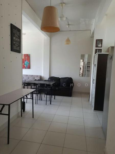 Pangsapuri untuk Disewa di Dahlia Court - Chris Choo - Living Room - PropertyGuru.com.my