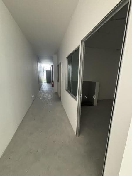 Factory for Sale in Taman Desa Cemerlang (Ulu Tiram) - Yuki Fong - Corridor - PropertyGuru.com.my