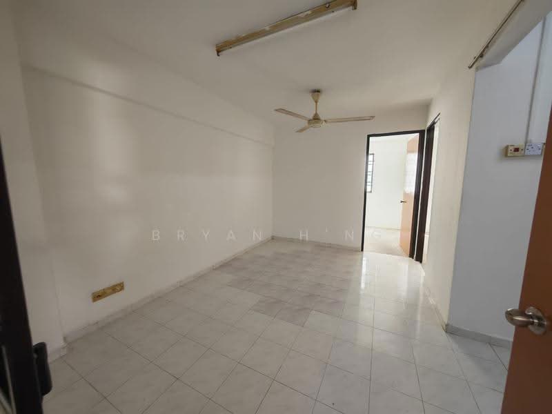Pangsapuri untuk Disewa di Krystal Heights - Bryan H'ng - Living Room - PropertyGuru.com.my