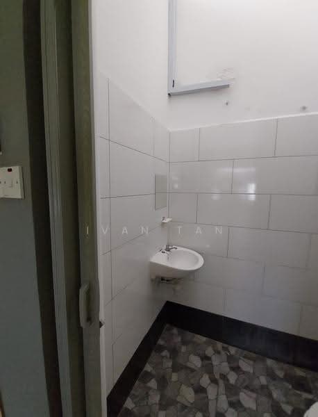 Terraced House for Sale in Puchong (Selangor) - Ivan Tan - Bathroom - PropertyGuru.com.my