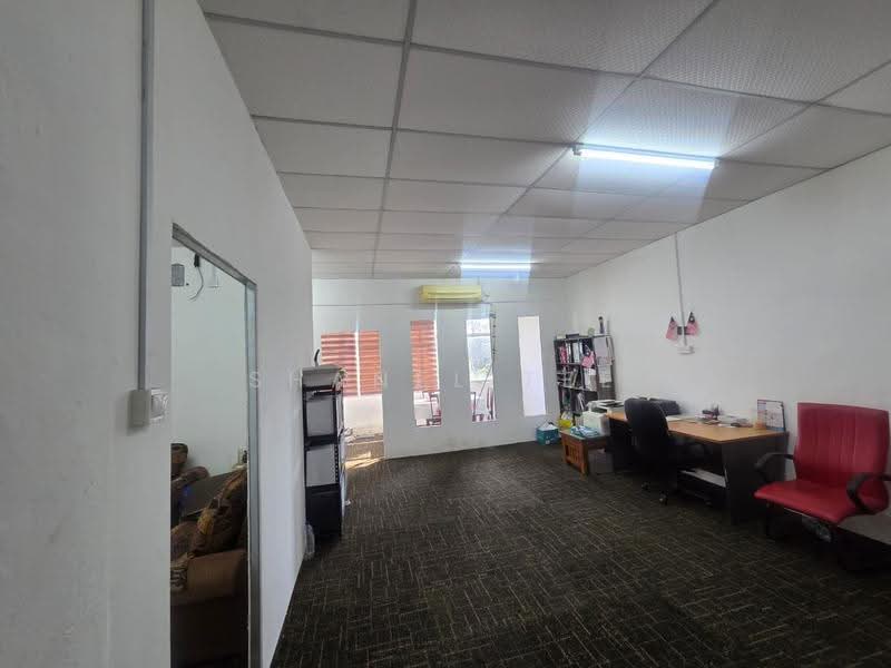 Kedai untuk Dijual di Taman Perindustrian Wawasan (Kluang) - Shanel Tee - Interior - PropertyGuru.com.my