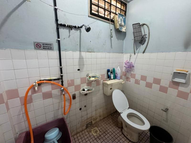 2-storey Terraced House for Sale in Taman Cheras Jaya (Cheras) - Izzat Zamros - Bathroom - PropertyGuru.com.my