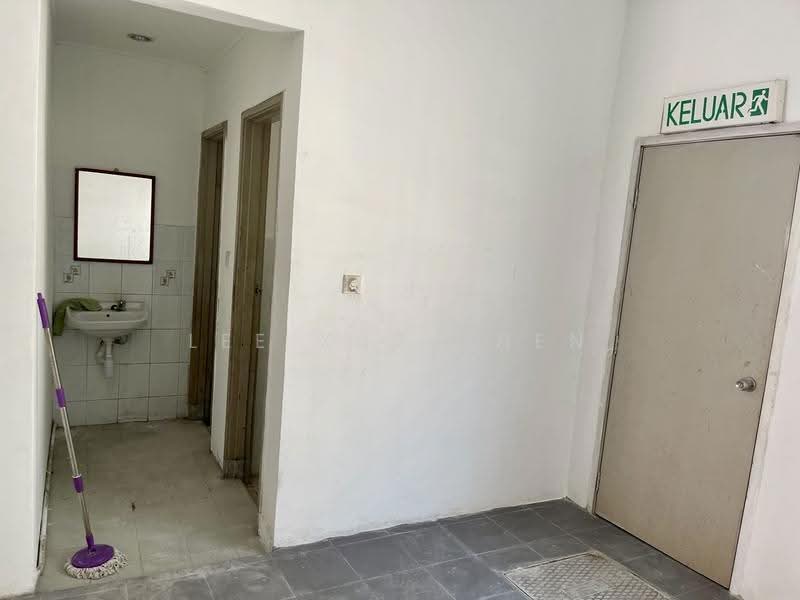 Kedai untuk Dijual di Bayan Baru (Penang) - Lee Xue Chen - Bathroom - PropertyGuru.com.my