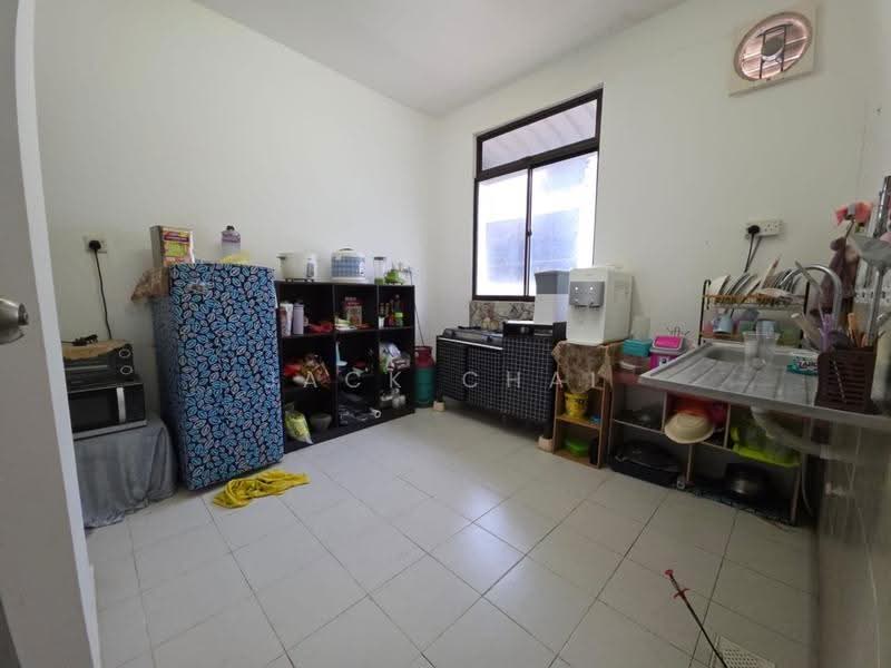 Rumah Bandar untuk Dijual di Taman Scientex Senai (Senai) - Jack Chai - Kitchen - PropertyGuru.com.my