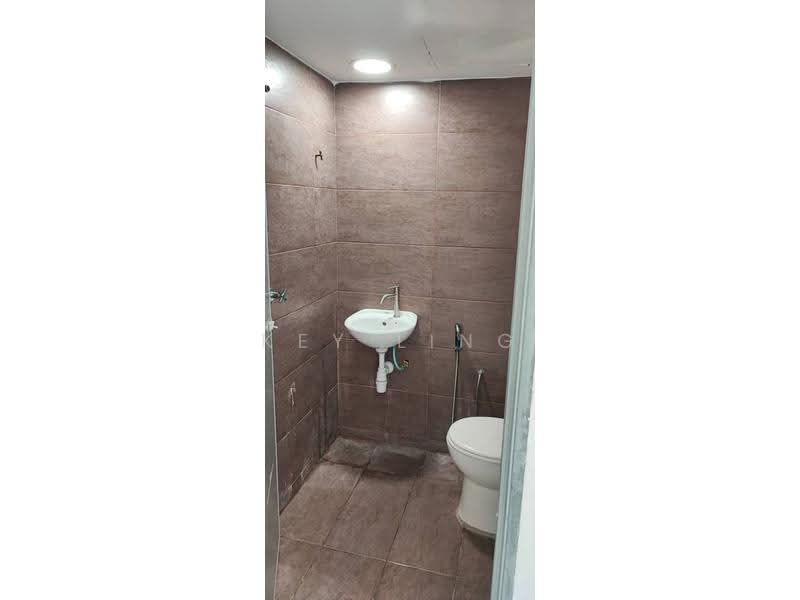 Apartment for Sale at Vista Angkasa - Key Ling - Bathroom - PropertyGuru.com.my