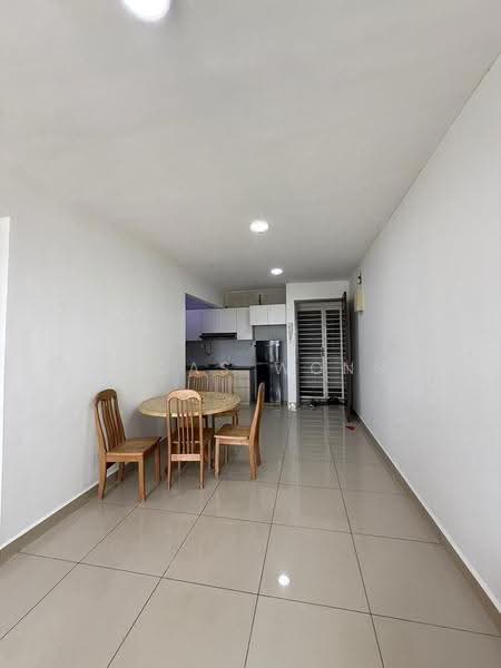 Kediaman Servis untuk Dijual di Larkin Heights - Lucas Wong - Dining Room - PropertyGuru.com.my