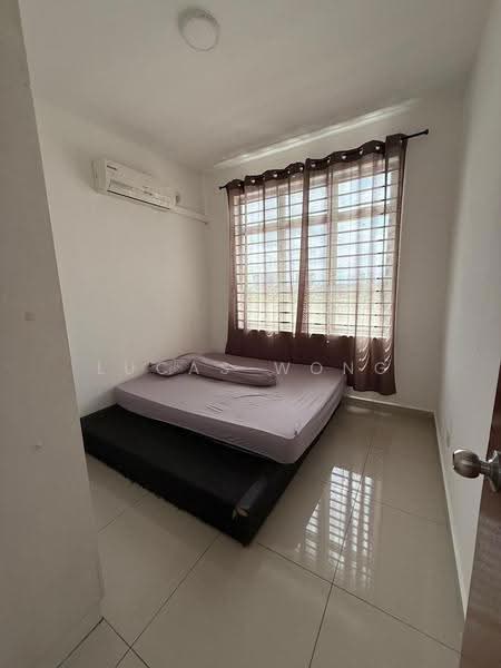 Kediaman Servis untuk Dijual di Larkin Heights - Lucas Wong - Bedroom - PropertyGuru.com.my